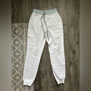 White figs joggers